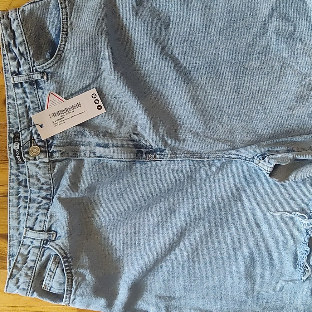 Oversize Ripped Jeans - Picture 4 of 5